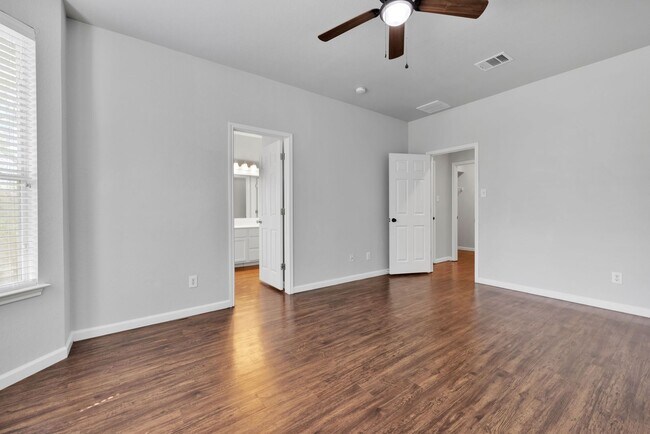 Building Photo - 439 Dandelion Bend