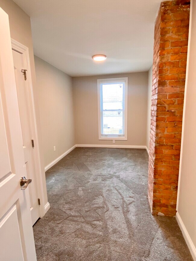 Building Photo - 978 Harrison Ave