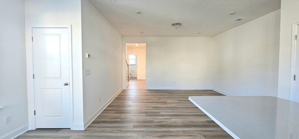 Building Photo - 1534 Cedar Tree Dr