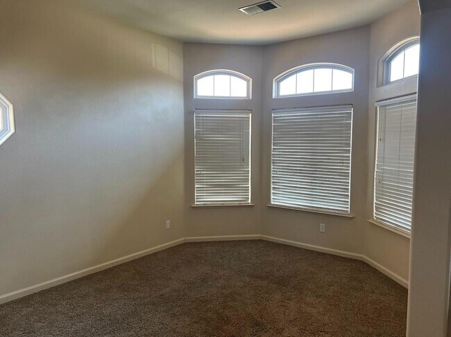 Building Photo - 1345 Florence