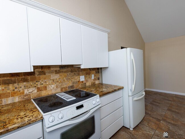 Building Photo - 12538 E Del Rico