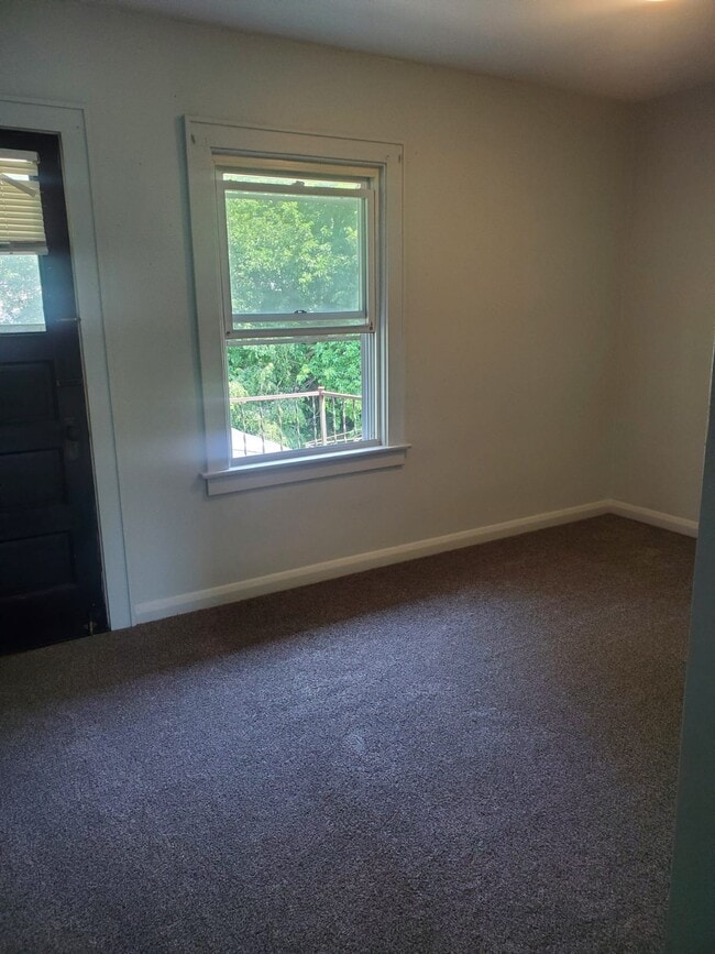 Building Photo - 2036 Mansfield Rd