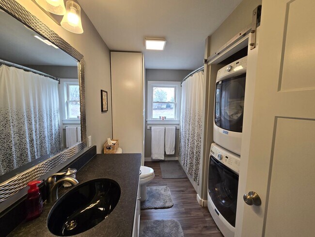 Building Photo - Newly remodeled 2BR/2BA Home in Farragut