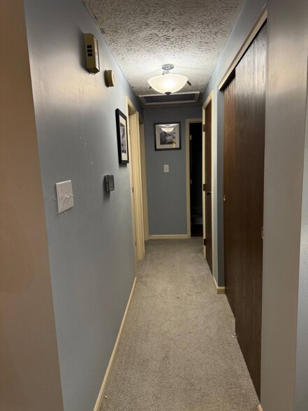 Building Photo - 8056 Pebble Creek Ct