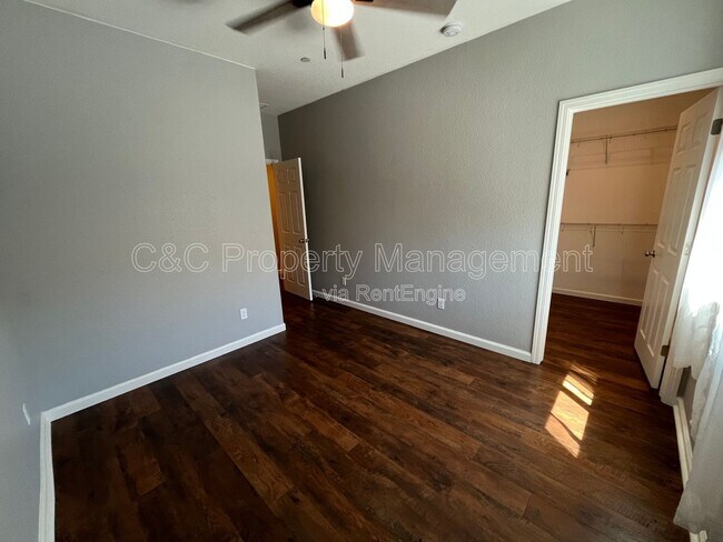Building Photo - 440 Red Lion Way