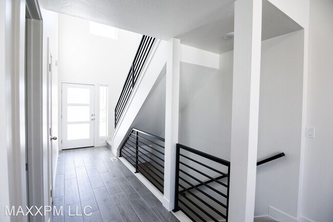 Building Photo - 5 br, 3.5 bath House - 151 W Harvest Villa...