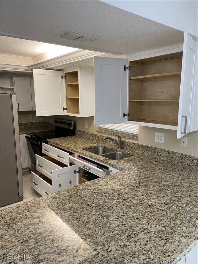 Building Photo - 408 Tudor Dr