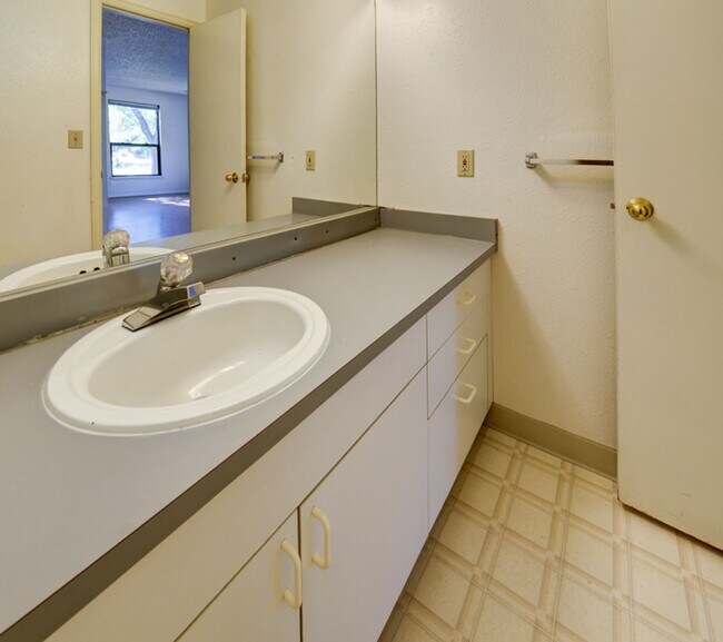 Building Photo - 1631 19th St