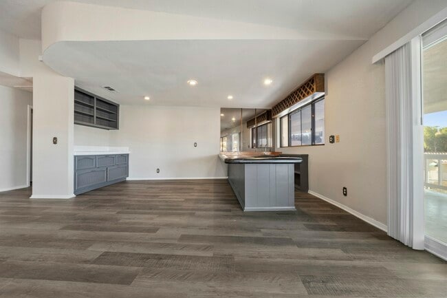 Building Photo - 29611 Bonanza Pl