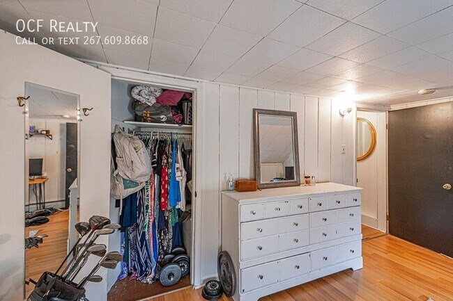 Building Photo - 330 W 3rd Ave