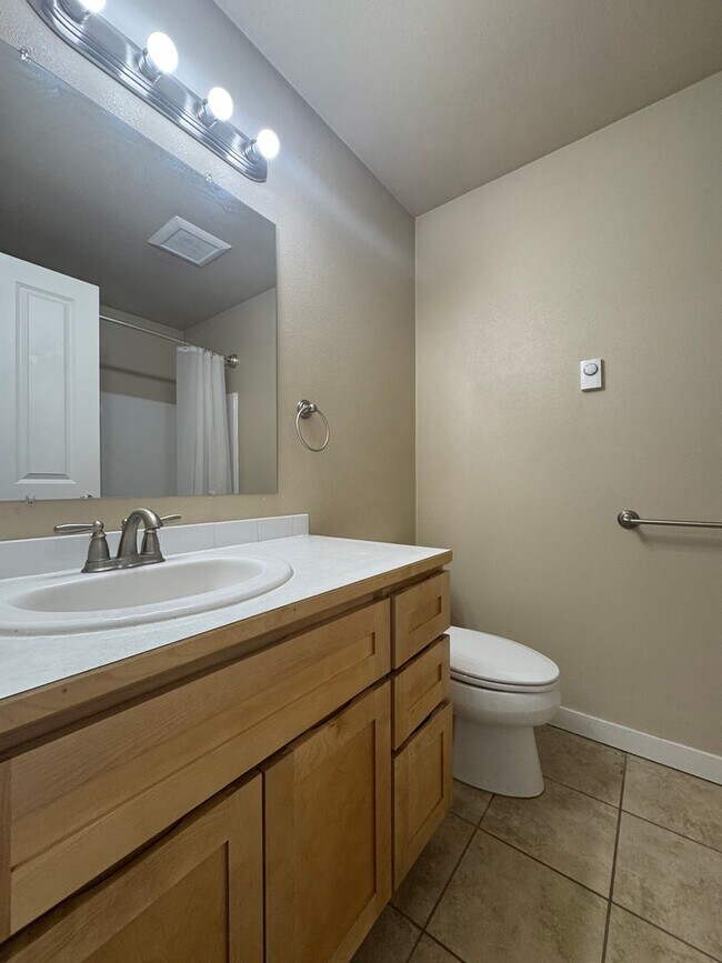 Building Photo - Cambridge Place I - 2233