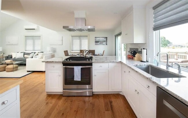 Building Photo - 163 Morrison Ave