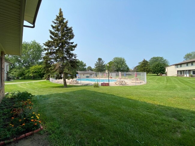Building Photo - 3BD/1.5BA Townhome Condo in Germantown!