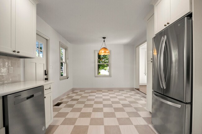 Building Photo - 109 Byram Rd