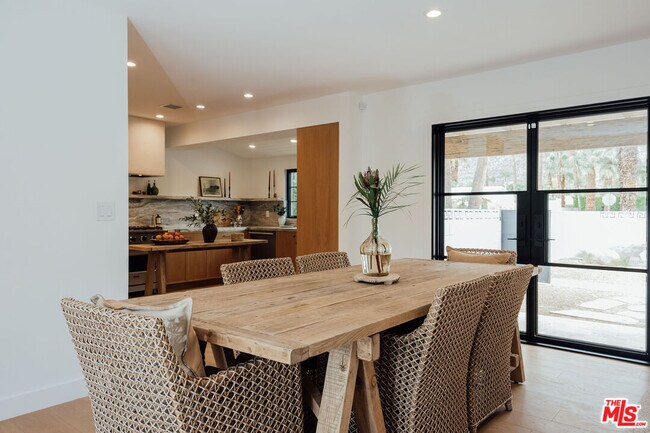 Building Photo - 1560 S Calle Palo Fierro