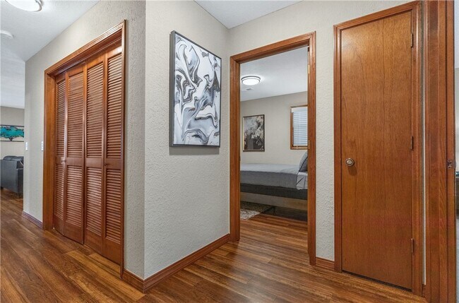 Building Photo - 6 Connie Ln