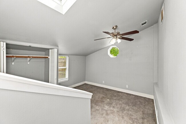 Building Photo - 4612 Bennett Ave