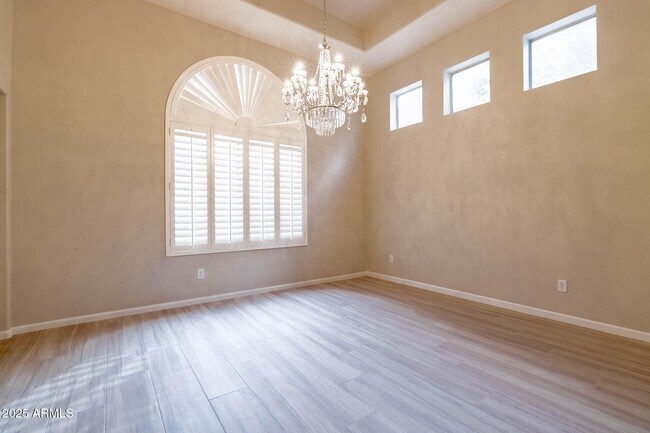 Building Photo - 1153 W Windhaven Ave