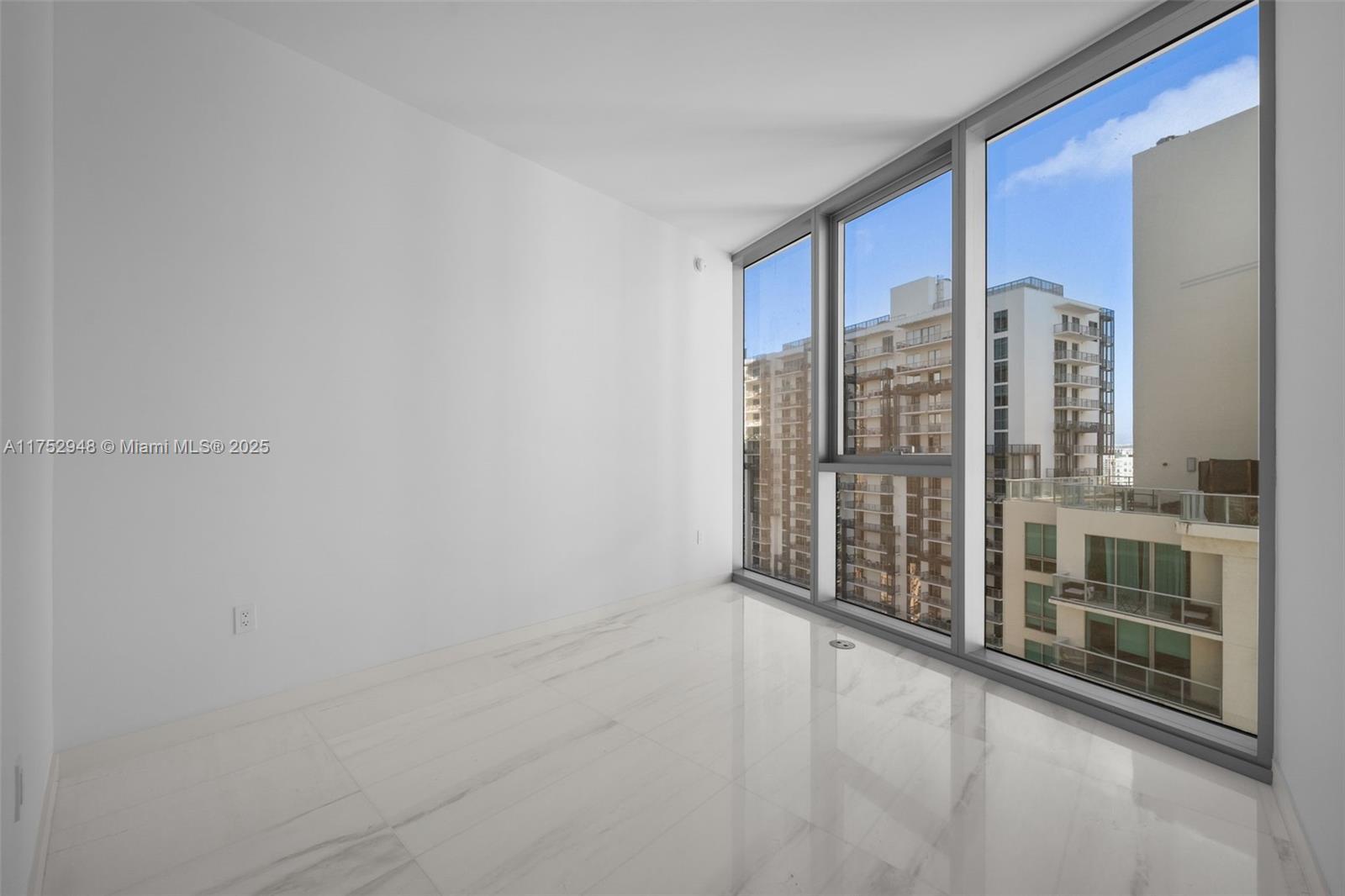 Building Photo - 300 Biscayne Boulevard Way
