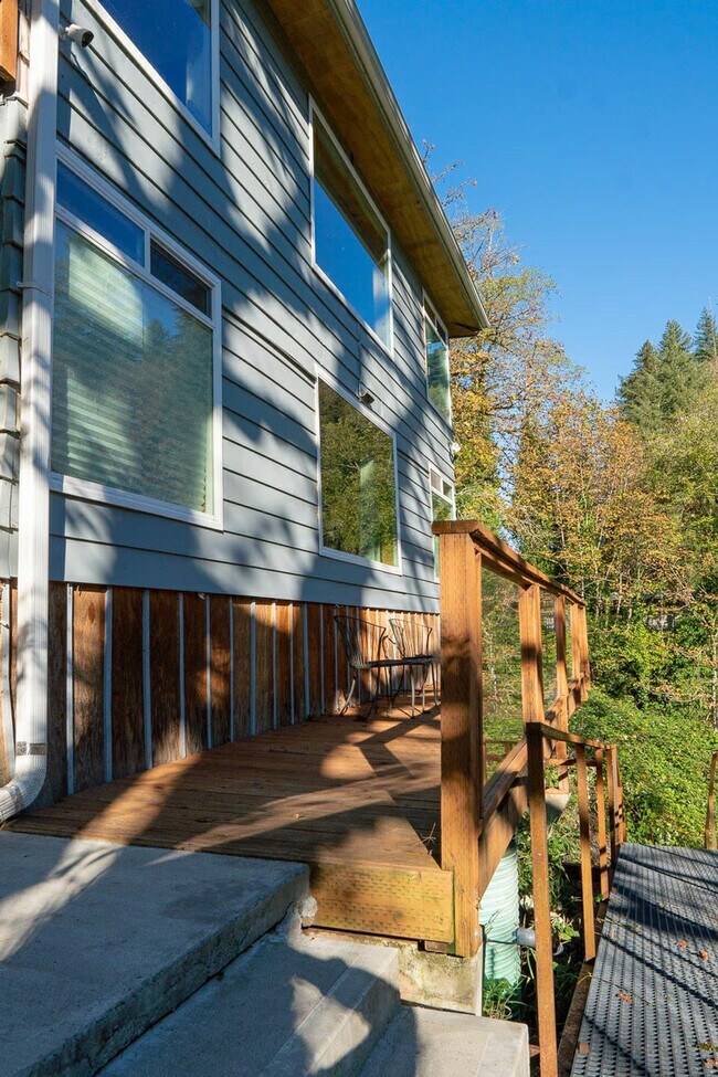 Building Photo - 11582 Washougal River Rd