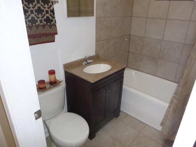 Building Photo - 0 bedroom in Chicago IL 60612