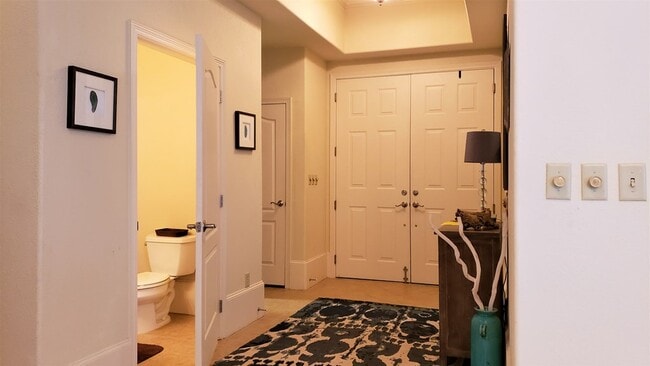 Building Photo - 201 W Capricorn Dr