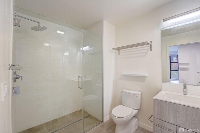 Building Photo - 451 Donahue St