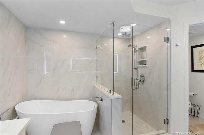 Building Photo - 8600 S Ocean Dr