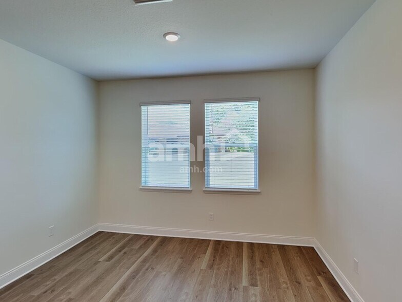 Building Photo - 972 Grafton Ridge Dr
