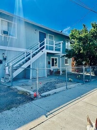 Building Photo - 518 11th St