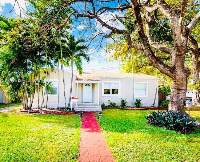Building Photo - 410 Pinecrest Dr
