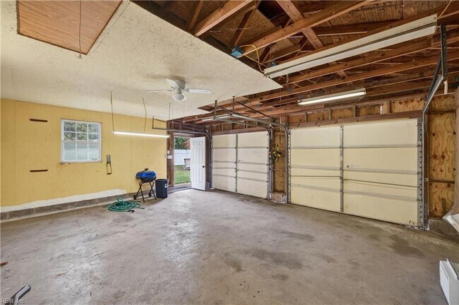 Building Photo - 805 Fairfield Blvd