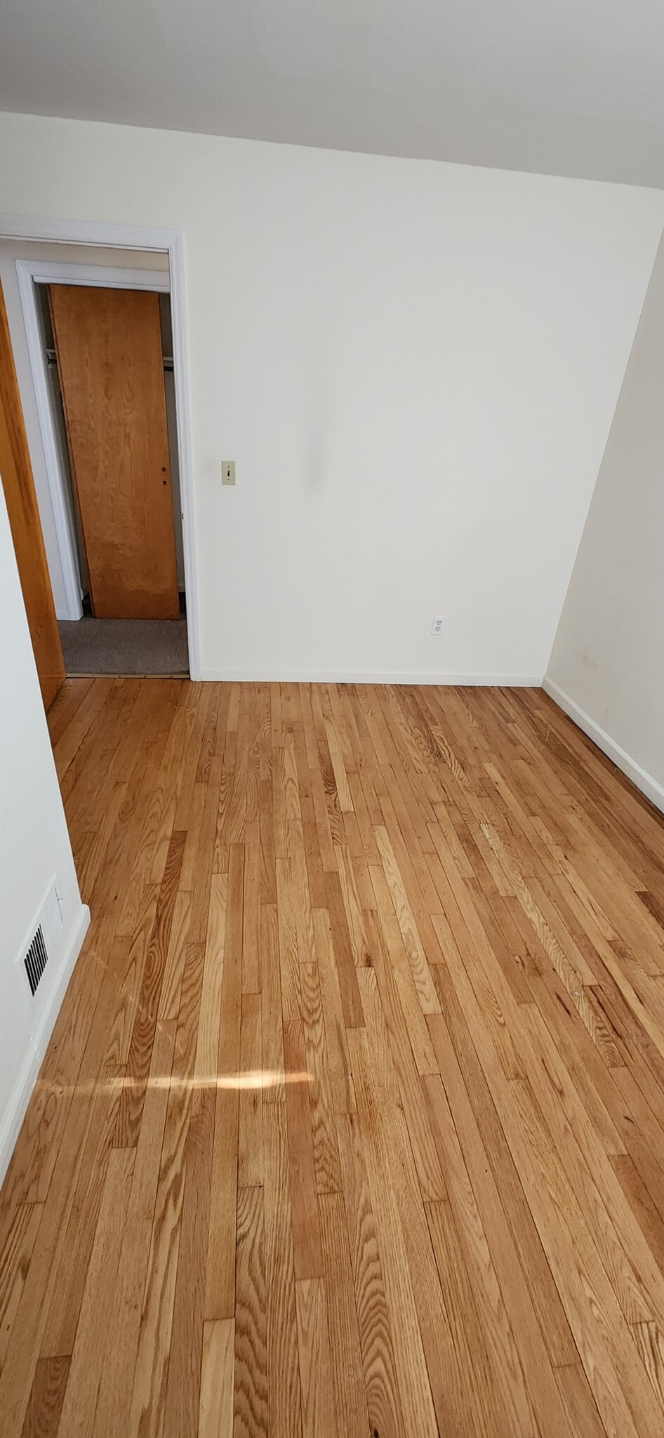 Building Photo - 40 Temple St