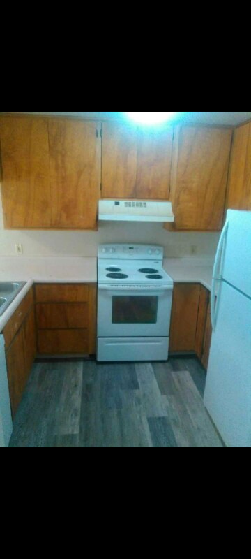 Building Photo - 700 S Weed Blvd