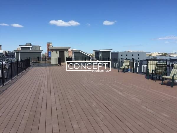 Building Photo - 339 D St