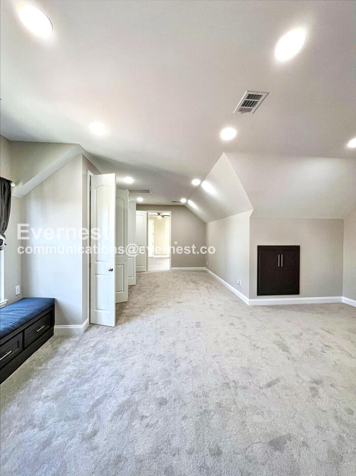 Building Photo - 2067 Inland Dr