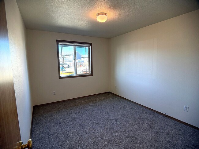 Building Photo - Well Maintained Single Level Home for Lease in Kelso