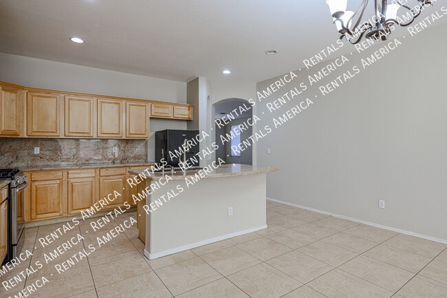 Building Photo - *$500 off the 1st full month's rent with a...