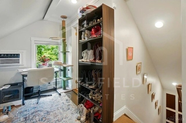 Building Photo - 2319 Victor St