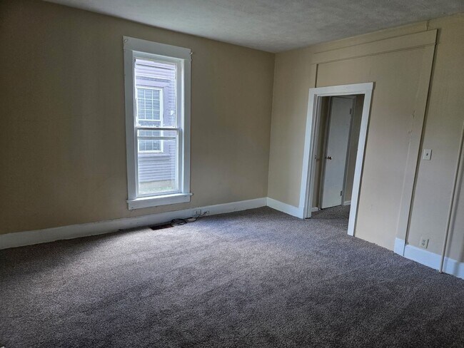 Building Photo - MGAM-800-802 1/2 N Mulberry St