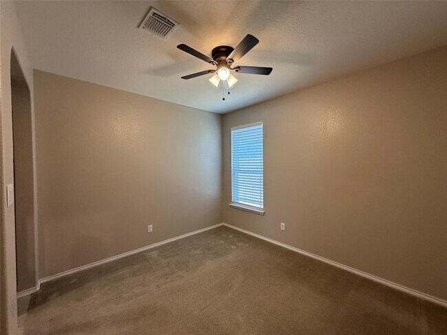 Building Photo - 334 Reunion Ln