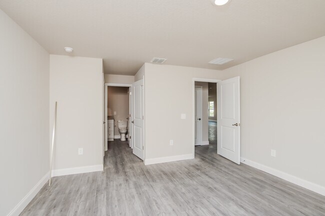 Building Photo - 332 Garbelmann St