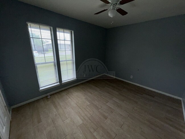 Building Photo - 1815 Gautier Ave