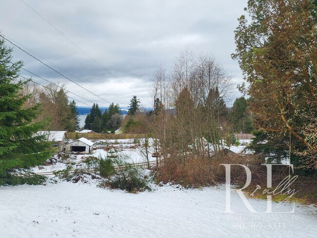 Building Photo - Charming 2-Bed Retreat with Hood Canal Vie...