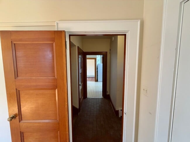 Building Photo - Mitchell College Historic District - 3BR / 4BA