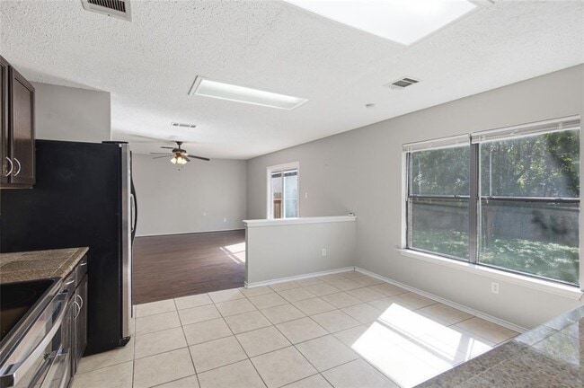 Building Photo - 7900 Rosenberry Dr