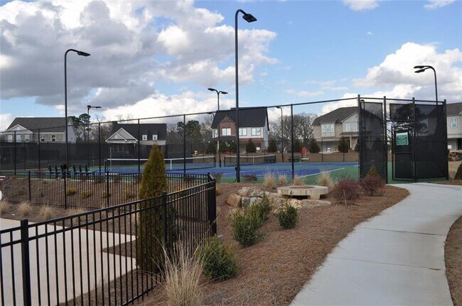 Building Photo - 5745 Thornton Dr