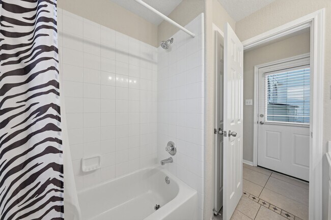 Building Photo - 21610 Grand Hollow Ln