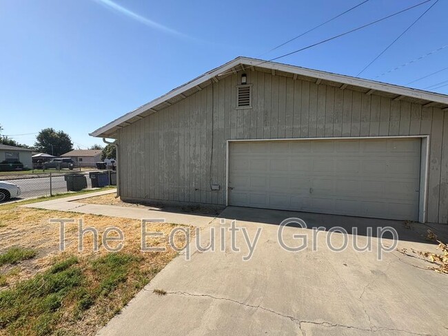 Building Photo - 1543 N Willis St