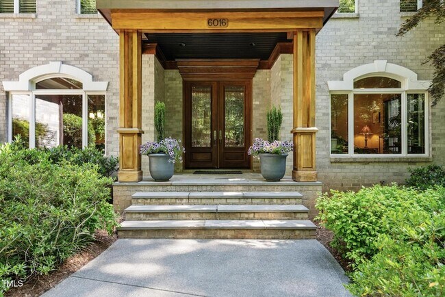 Building Photo - 6016 Glenthorne Dr